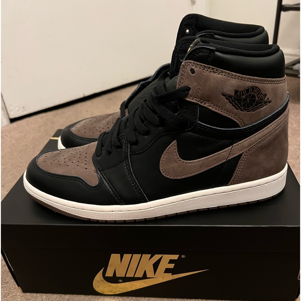 #SneakerHeads ! Up for grabs! Brand new Jordan 1 Palomino’s !